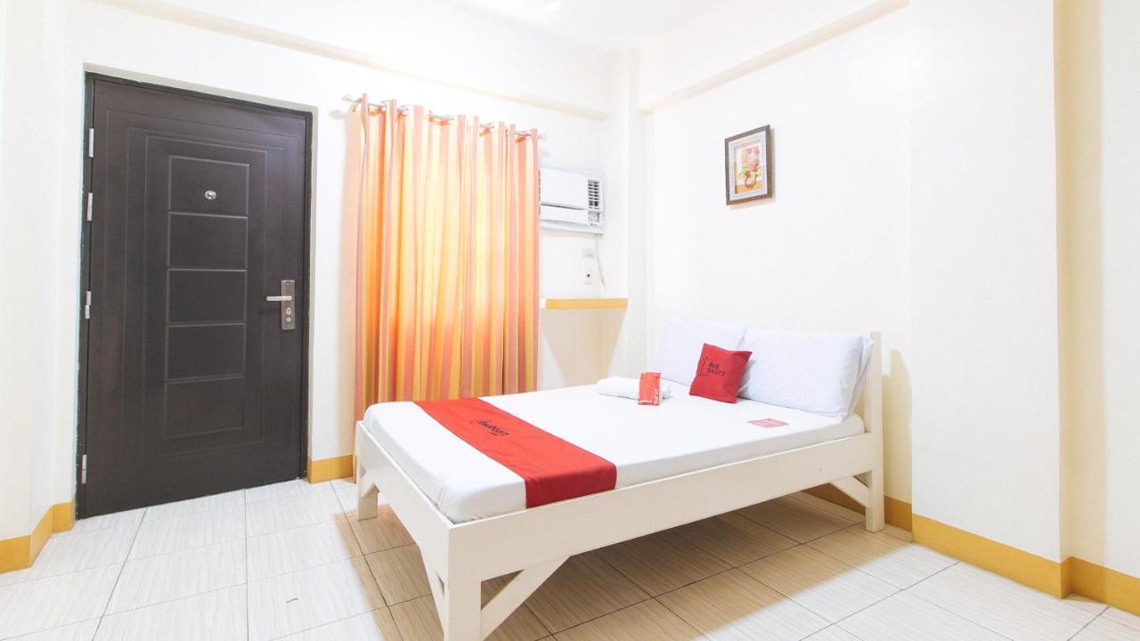 Reddoorz @ Golden Skye Hotel Guagua Екстериор снимка
