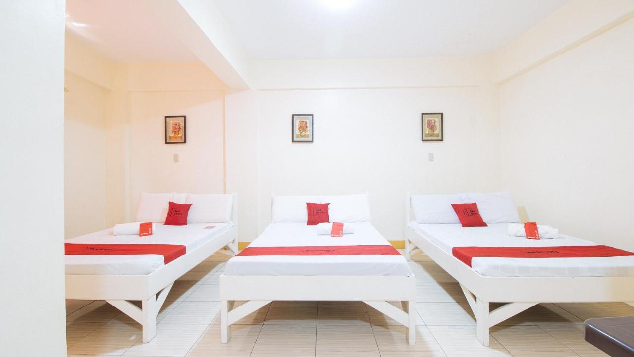 Reddoorz @ Golden Skye Hotel Guagua Екстериор снимка