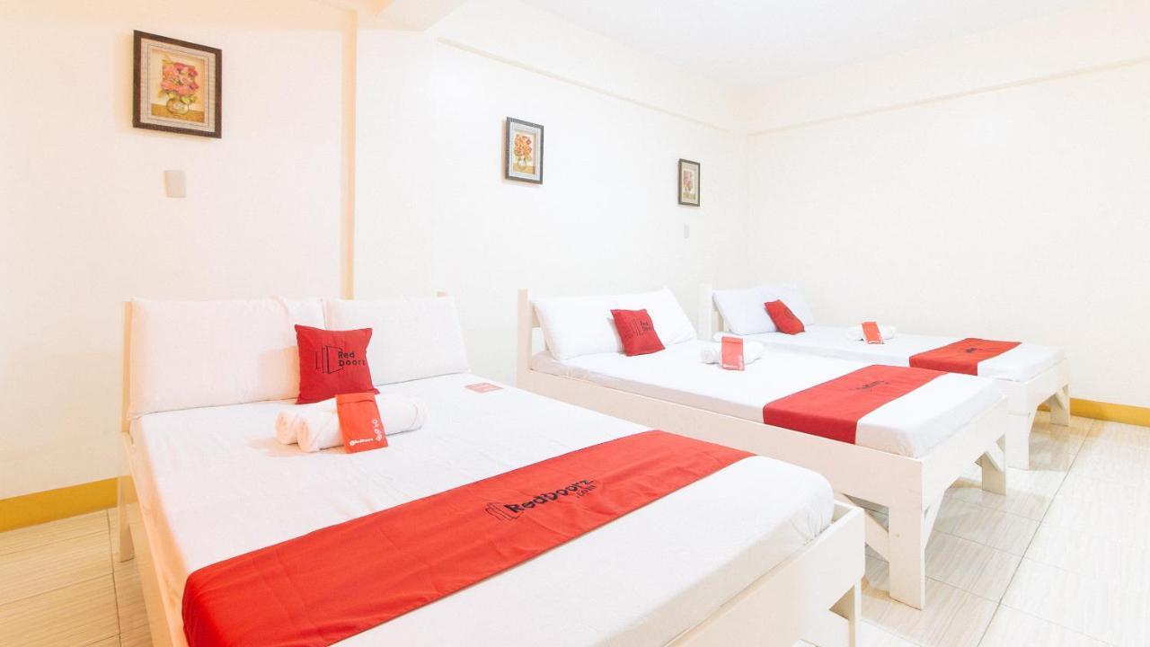 Reddoorz @ Golden Skye Hotel Guagua Екстериор снимка