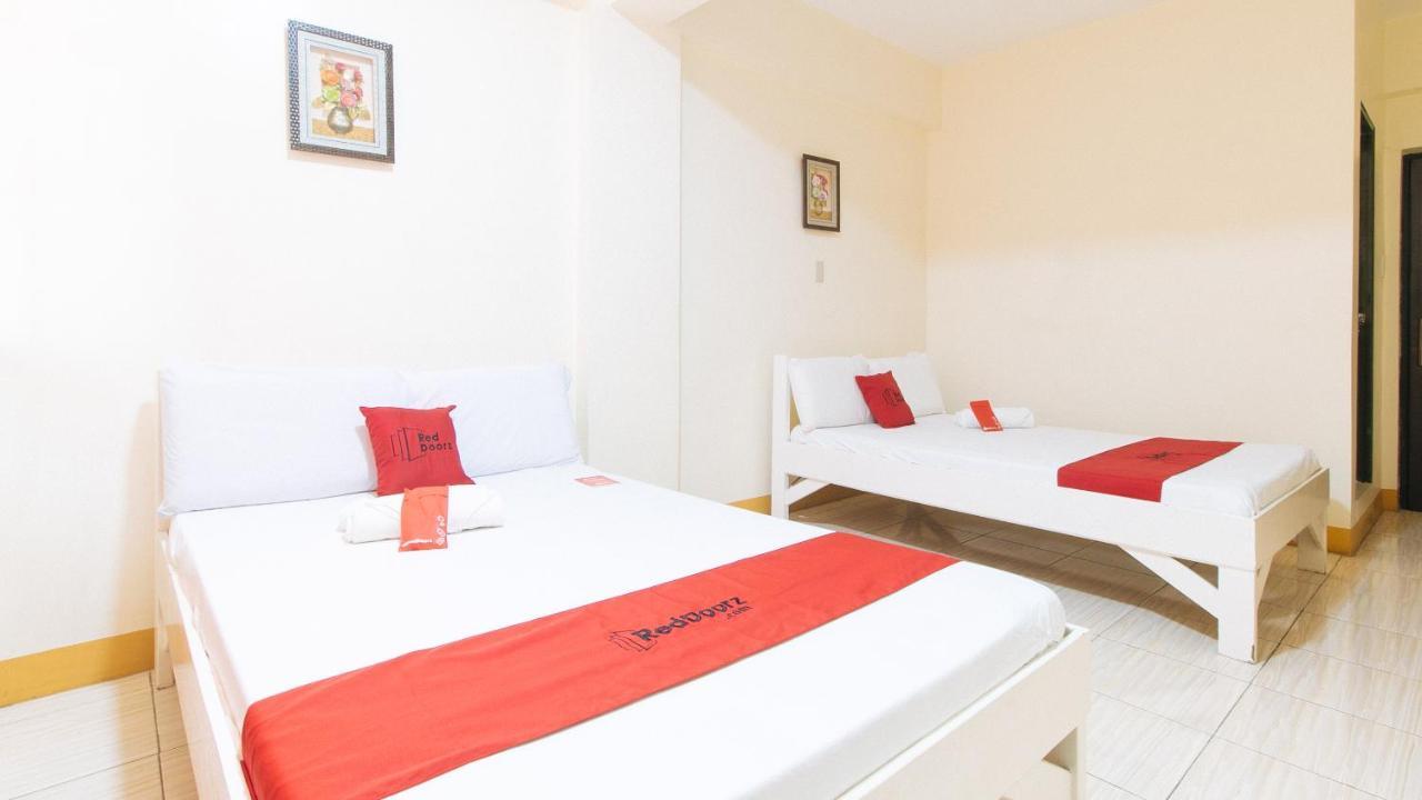 Reddoorz @ Golden Skye Hotel Guagua Екстериор снимка