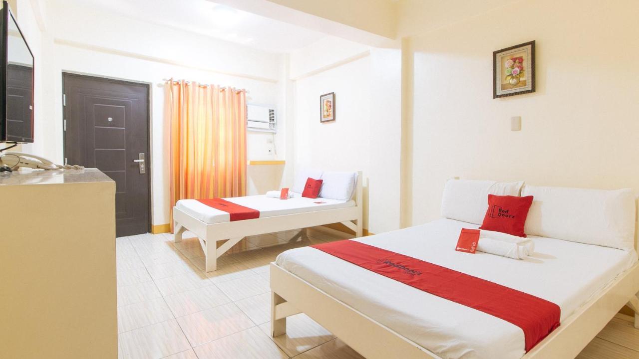 Reddoorz @ Golden Skye Hotel Guagua Екстериор снимка