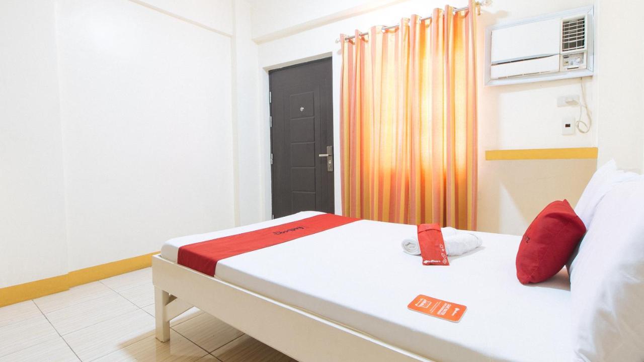 Reddoorz @ Golden Skye Hotel Guagua Екстериор снимка