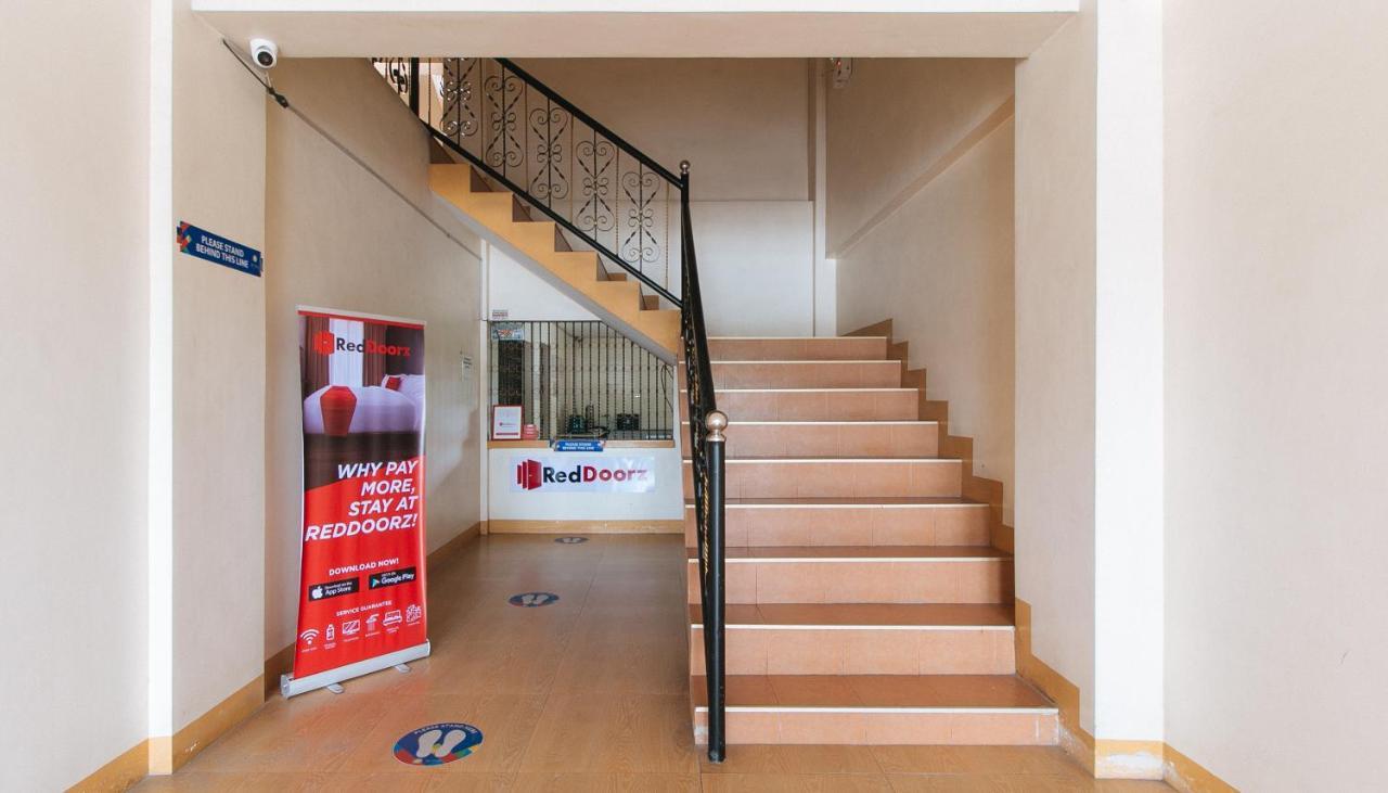Reddoorz @ Golden Skye Hotel Guagua Екстериор снимка